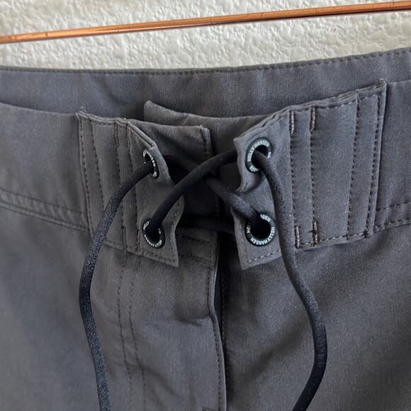 Helly Hansen Gray Active Hybrid Shorts Women's Large - Picture 5 of 8